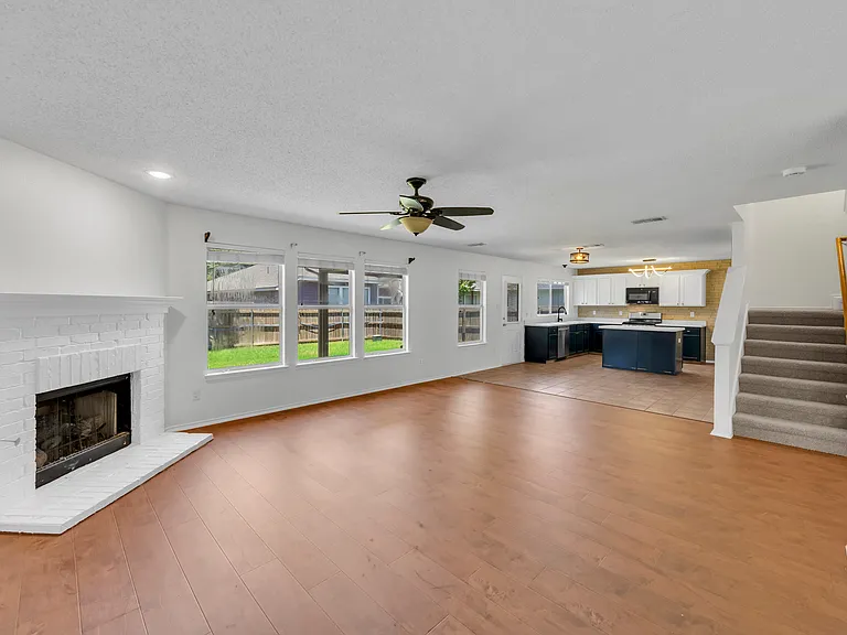 13221 Elmhurst Dr — Photo 14