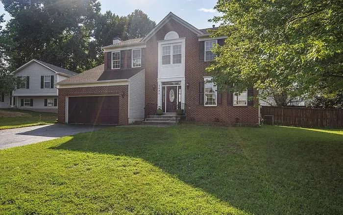 4 bed, 2900 sqft, $3,995 — Photo 2