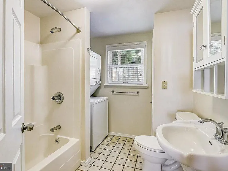 4447 Baker St — Photo 15