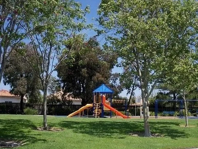 Zuma Dr — Photo 10