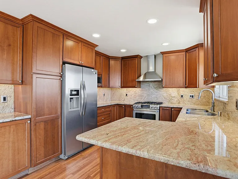 2317 Wooster Ave — Photo 9