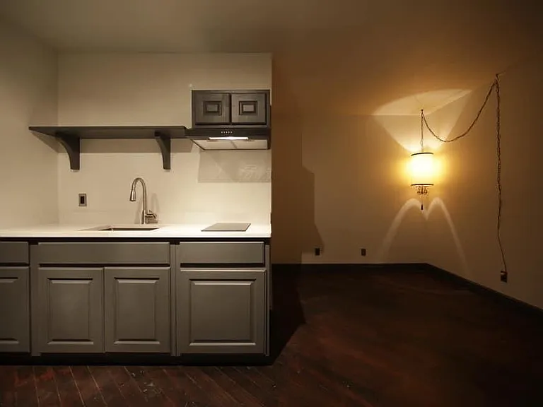 201 S Chaparral St — Photo 2