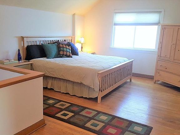 5th image of 14332 Montrose Ave