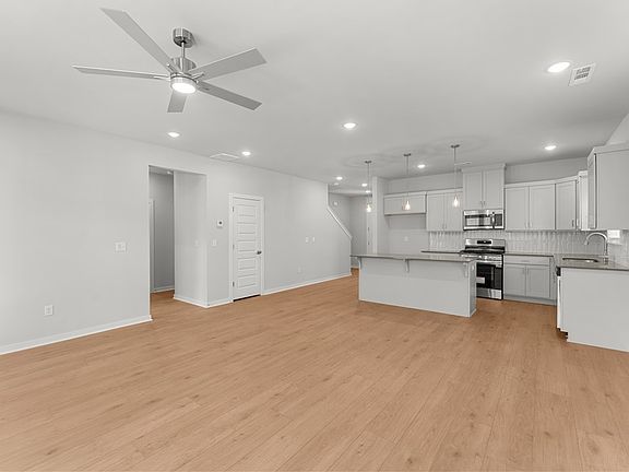 4th image of 6001 SW Bear Creek Ave