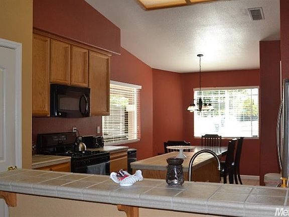 3rd image of 179 Hudson Way