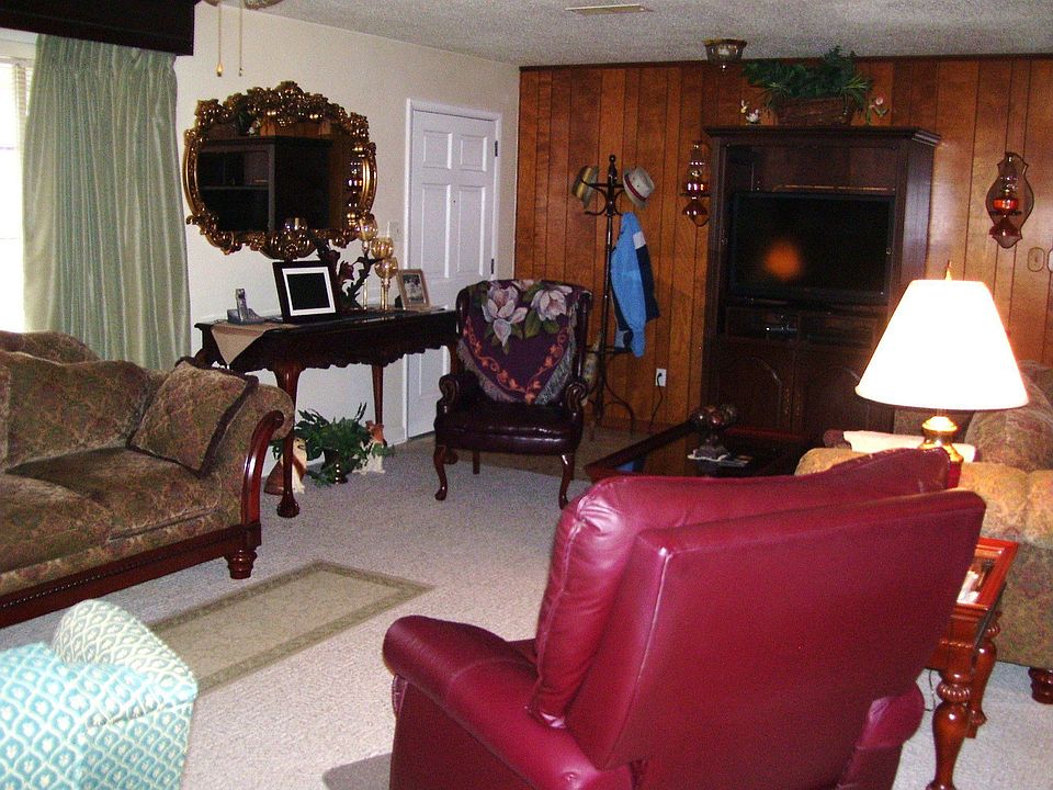 1st image of 166 Cove Cir
