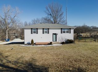 20940 McLouth Rd, Tonganoxie, KS 66086