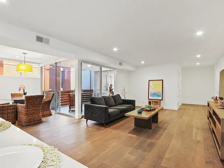 1025 Ocean Avenue — Photo 9