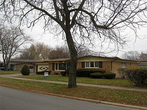 2nd image of 218 N Park