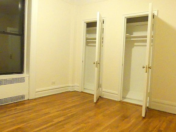 4th image of 203 W 54th St #4F
