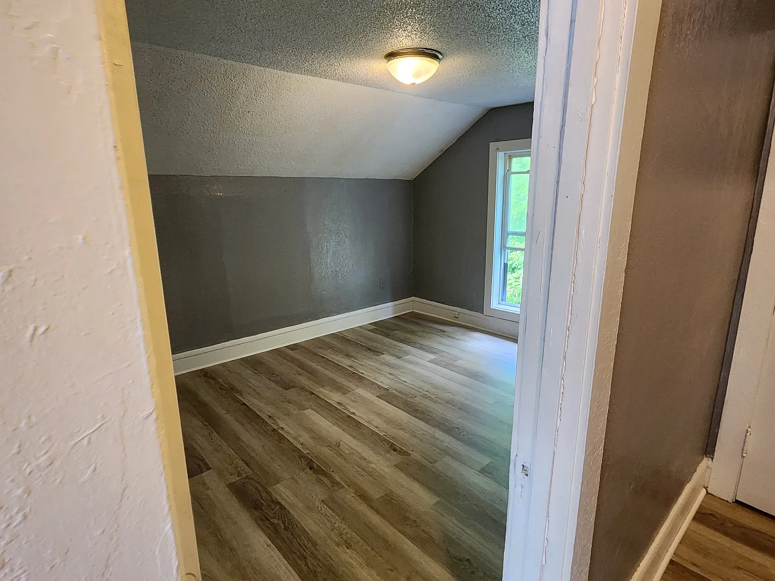 312 S Central Ave — Photo 2