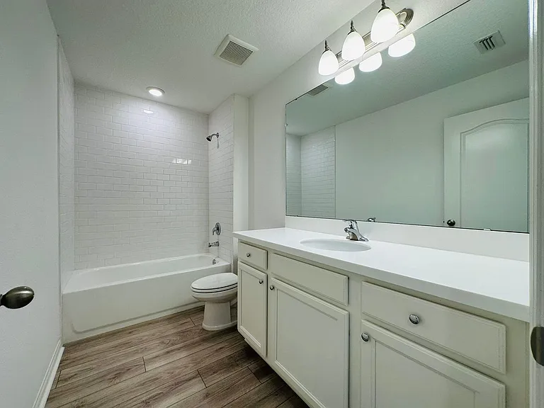 785 Benoi Dr — Photo 18