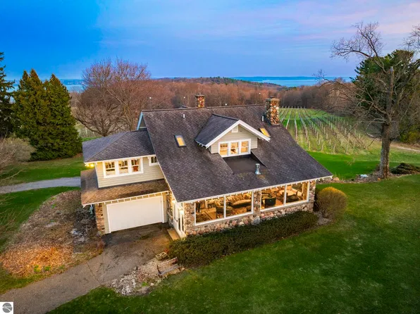 2770 Nelson Rd, Traverse City, MI 49686