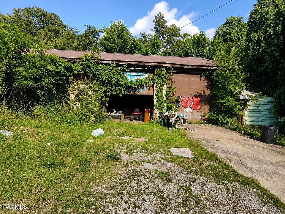 1st image of 241 W Barton Ridge Rd