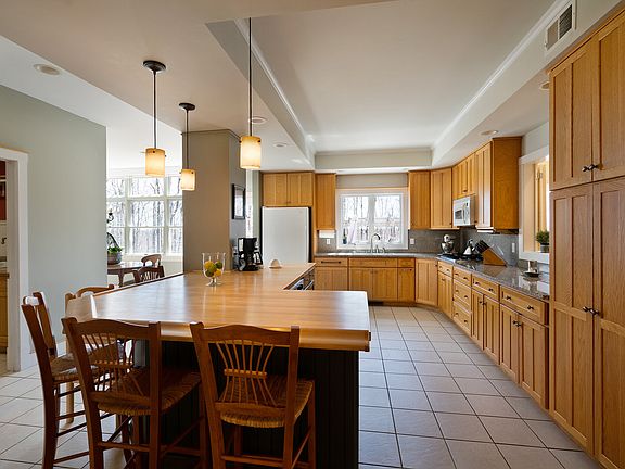 Massive cooks kitchen