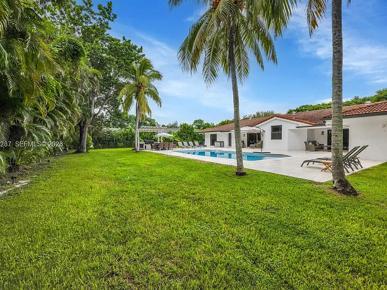 6860 SW 99th Ter — Photo 40