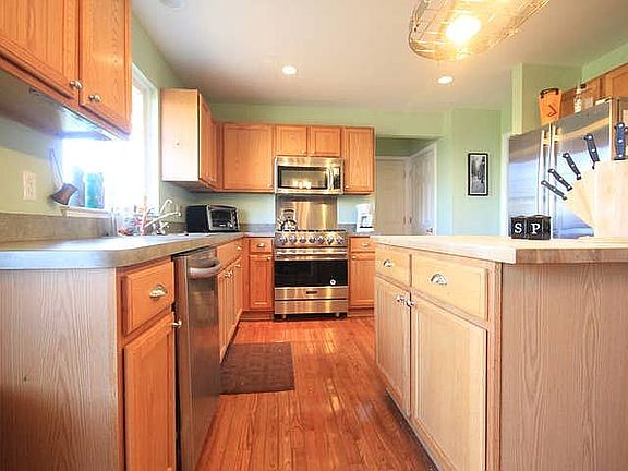 2nd image of 8017 Mapledale Dr