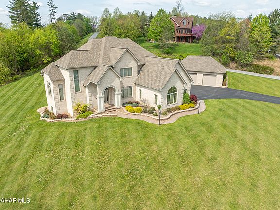 2nd image of 219 Scenic Pine Dr