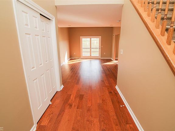 5th image of 1342 Howard Ln