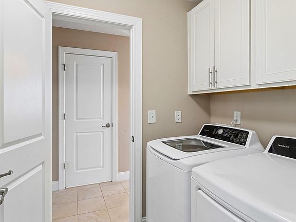 4th image of 717 Virginia Water Dr