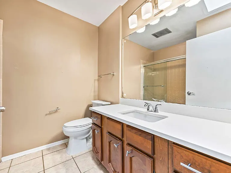 5801 Royal Ridge Dr — Photo 18