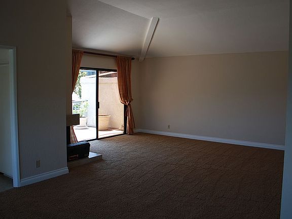 5th image of 2595 Rimcrest Rd