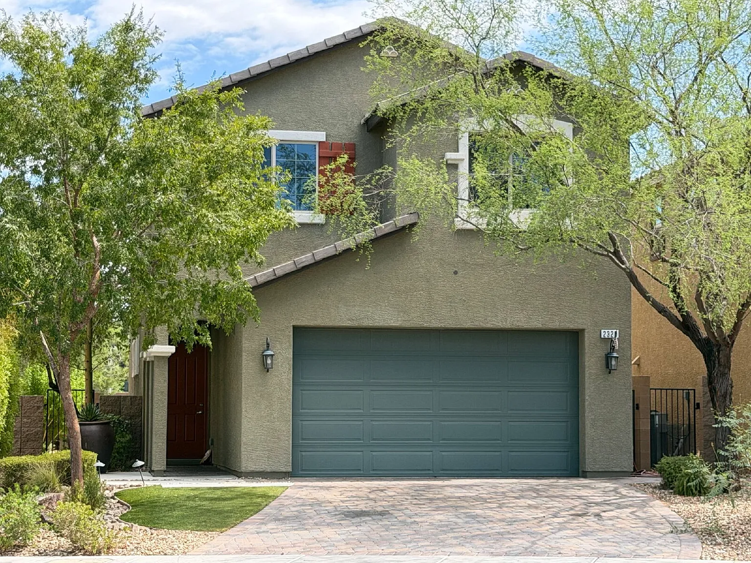 4 bed, 2.5 bath, 1937 sqft, $2,250 — Photo 2