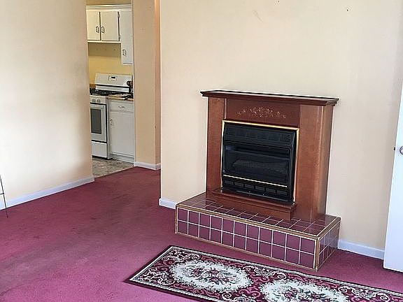 2nd image of 816 Lennie Ave