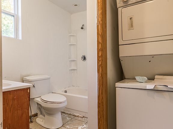 4th image of 3305 Cedar Ave S