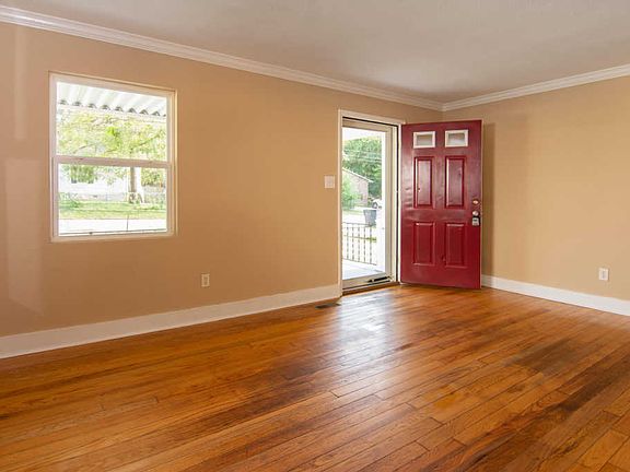5th image of 2119 Belvoir Ave