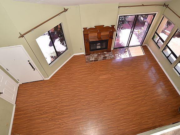 3rd image of 18737 Hatteras St Unit 49