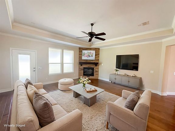 3rd image of 6371 Walnut Hill Ct