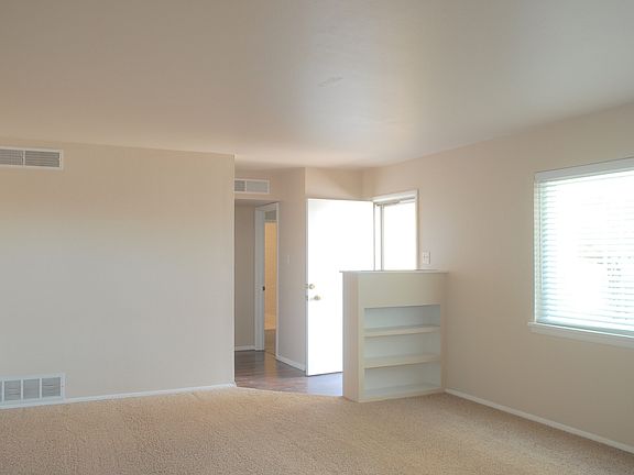 4th image of 446 De Soto Ave