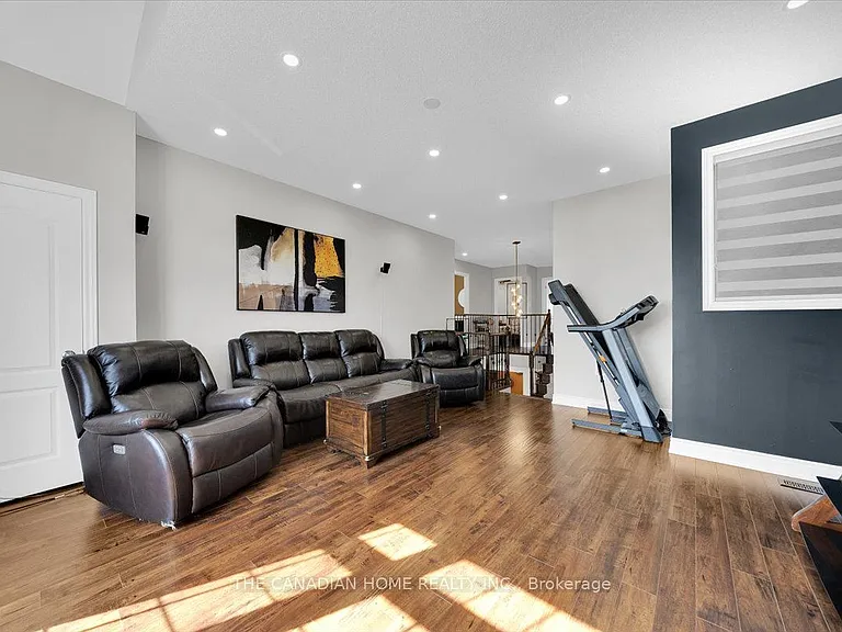 33 Denali Cres — Photo 25
