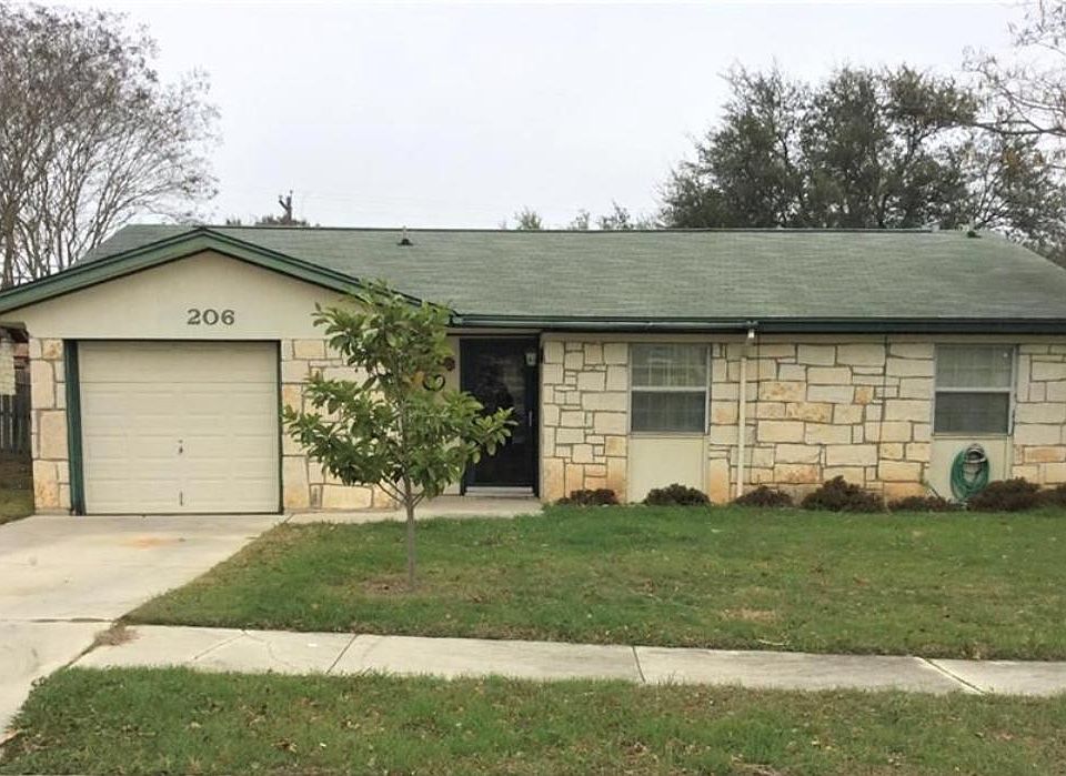 1st image of 206 Saddle Dr