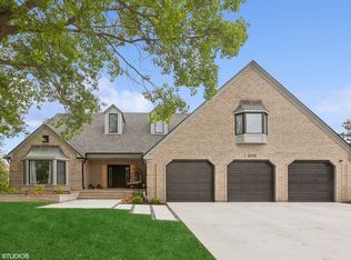 4070 Palmer Ct, Naperville, IL