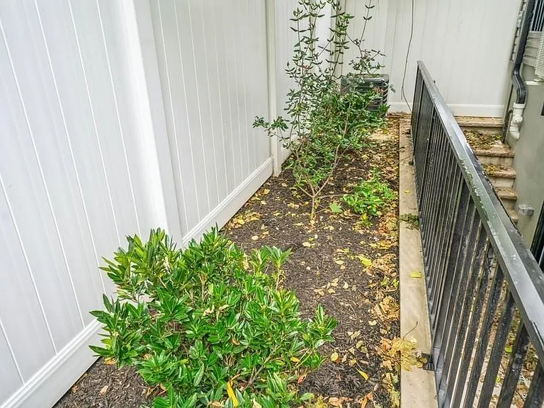 111 Collard St #2 — Photo 23