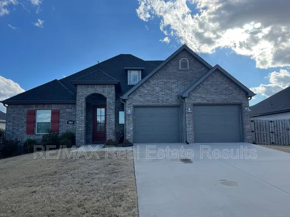 2012 W Gilligan Ave, Rogers, AR 72758