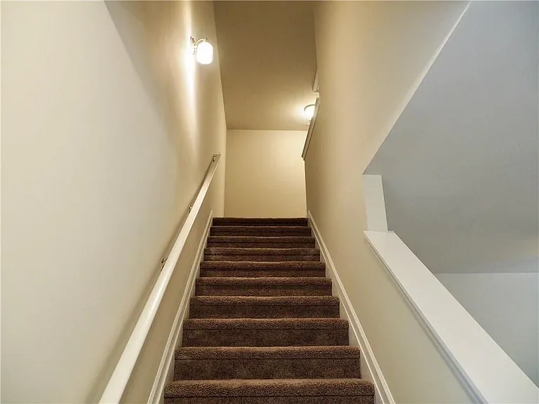 30 Laurel Rd E — Photo 16