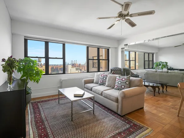 201 East 21st Street image 2 of 10