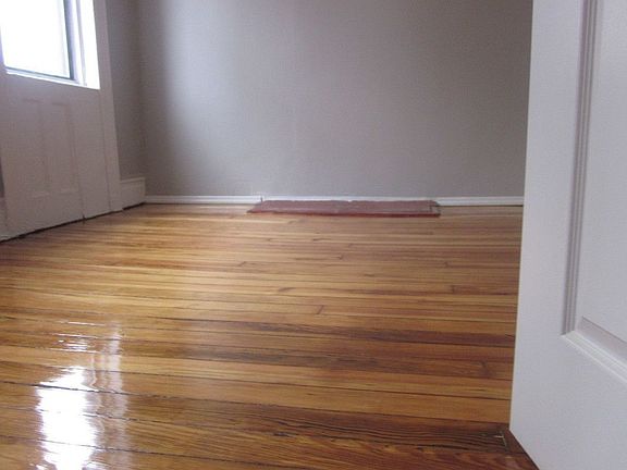 4th image of 232 Meserole St #D2