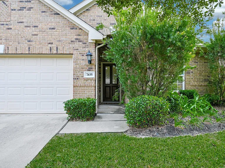 7435 Garland Mist Ln — Photo 2