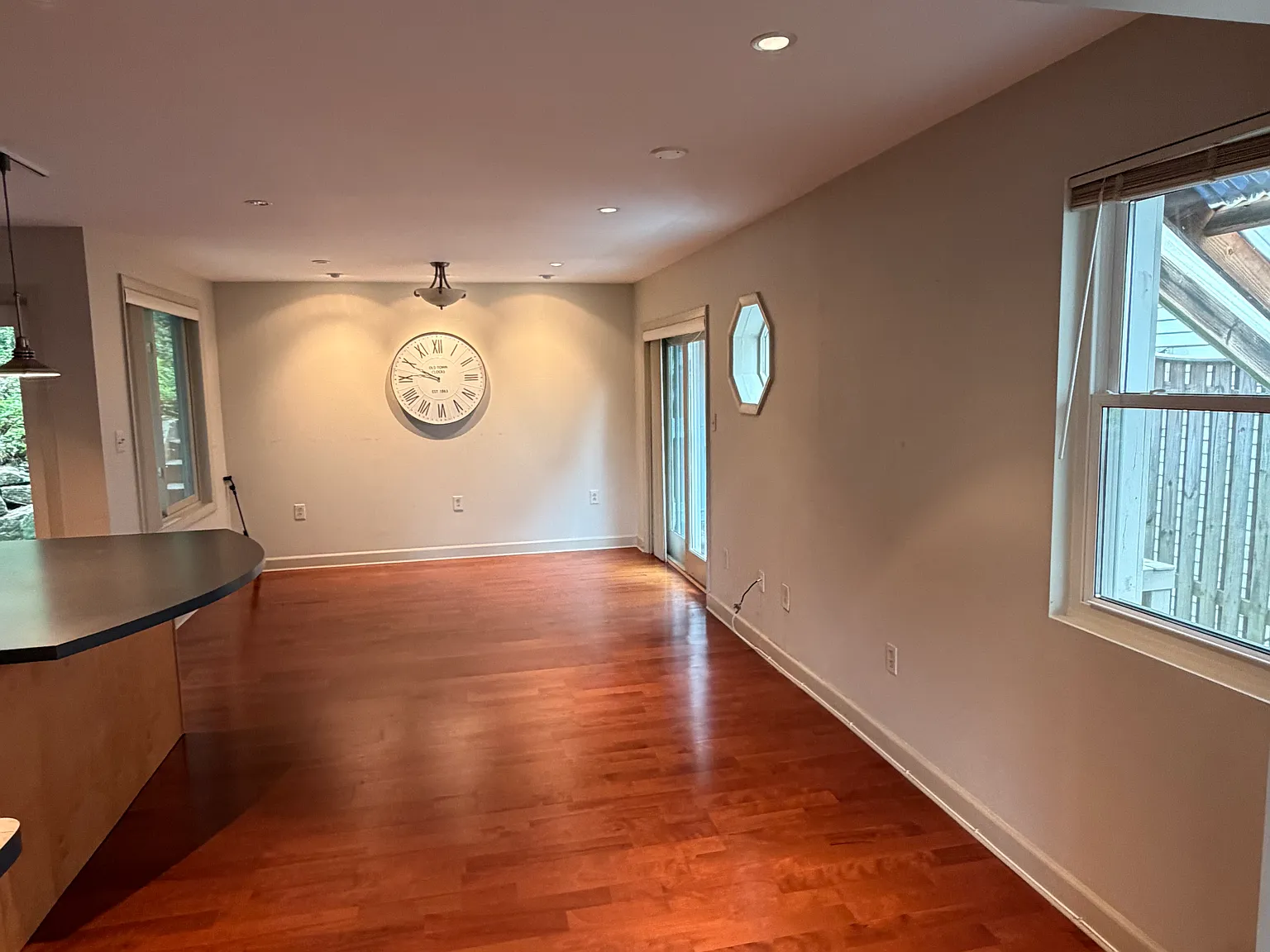 3 bed, 1850 sqft, $3,600 — Photo 1