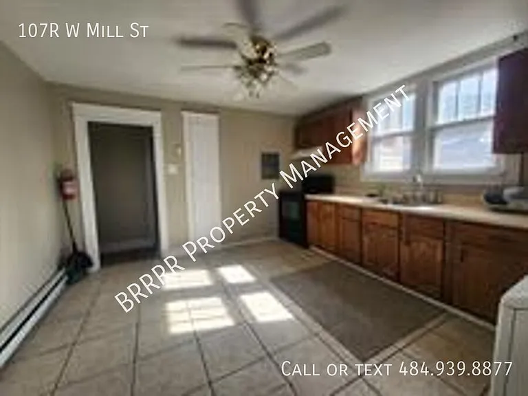 107R W Mill St — Photo 15