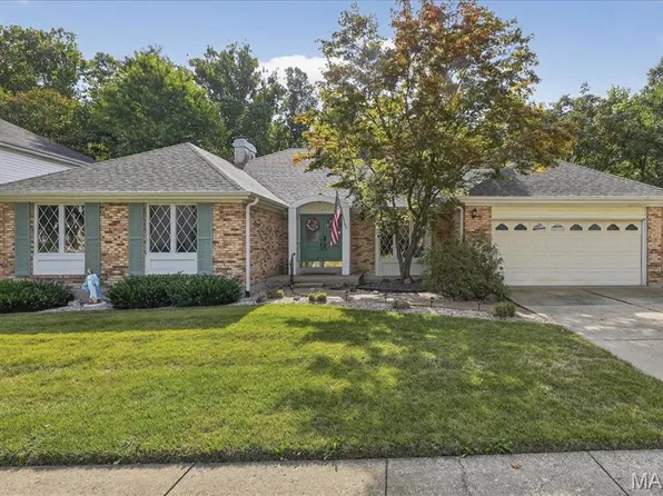 134 Beaujolais Dr, Florissant, MO 63031