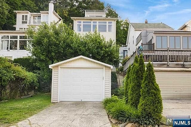 1st image of 11 Rockwood Pl