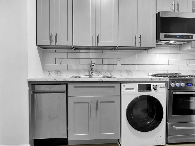 350 E 89th St #2B — Photo 1