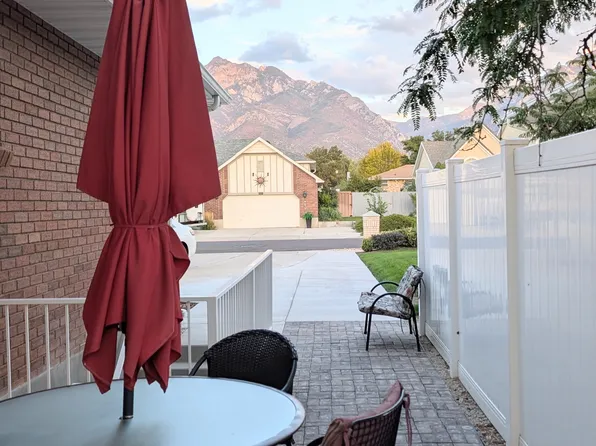 9302 S Sunrise Park Dr, Sandy, UT 84093