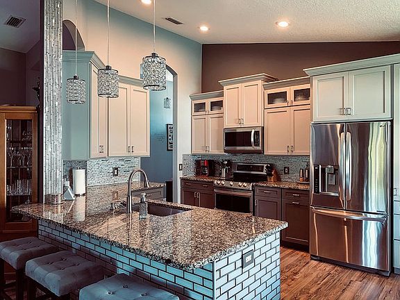 3rd image of 526 Coral Trace Blvd