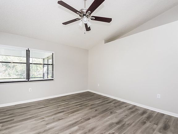3rd image of 613 Deauville Ct
